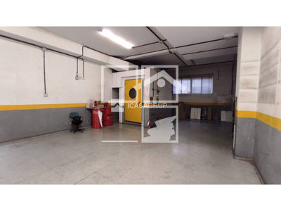 Local en Avenida Estatut    , Rubí Barcelona