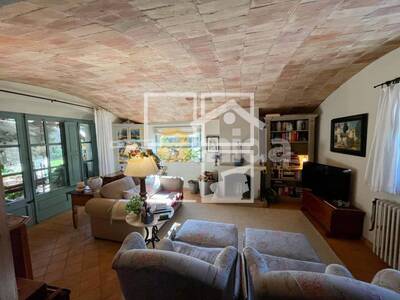 Local en Riera del Vilar, Monells i Sant Sadurní de l'Heura Girona