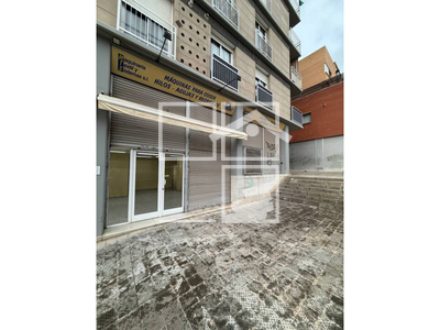 Inmueble en Calle Dibuixant Avellaneda    LOCAL, Barcelona