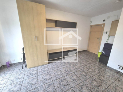 Local en Calle Calderón de la Barca    , Badalona Barcelona