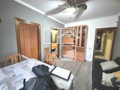 Local en Calle Hipòlit Lázaro    2º, Badalona Barcelona